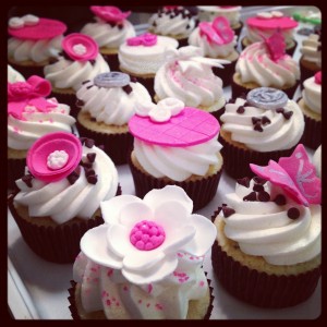 pink white cupcakes